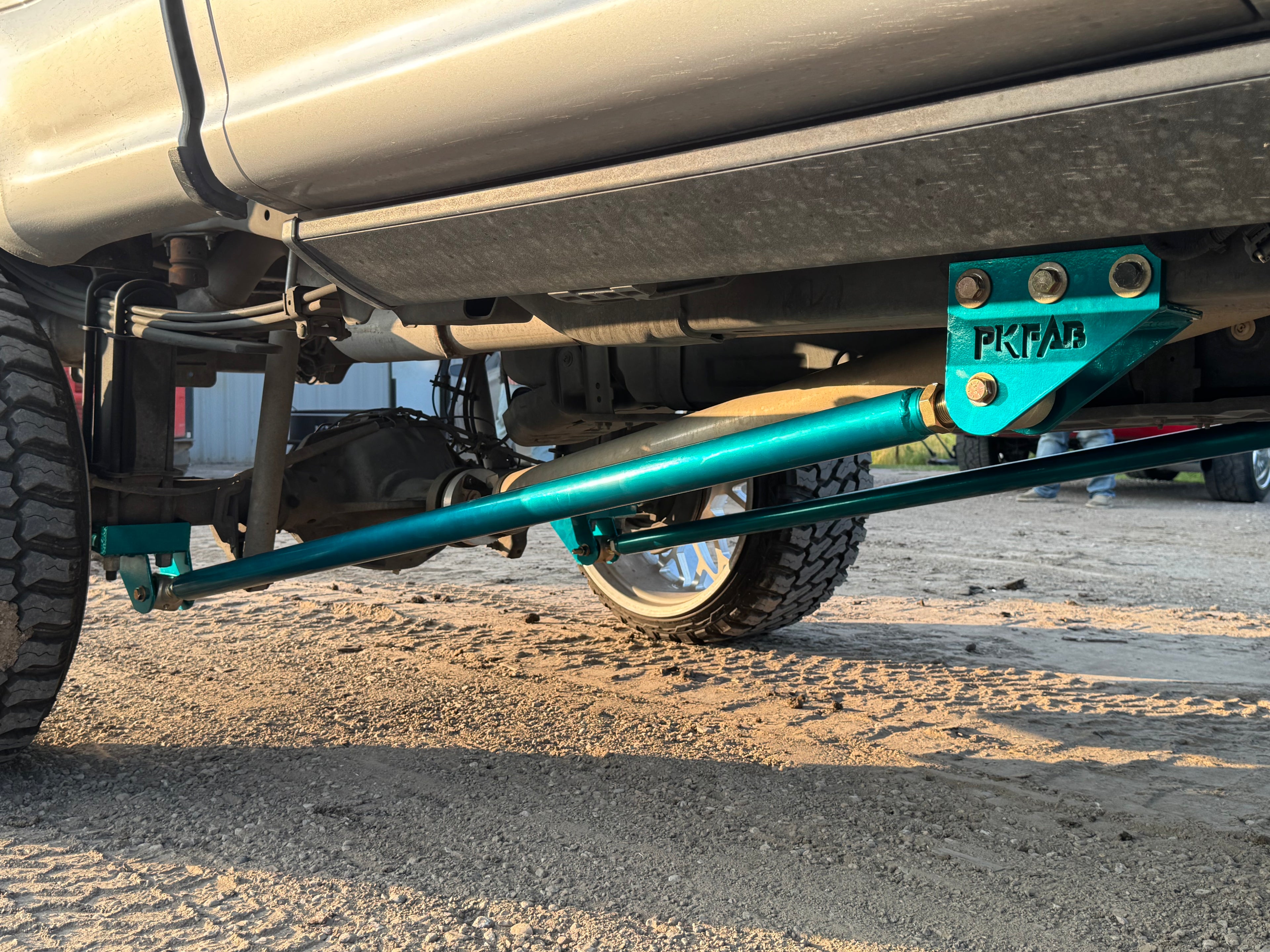 11-25 Ford F250/ F350 Traction Bars