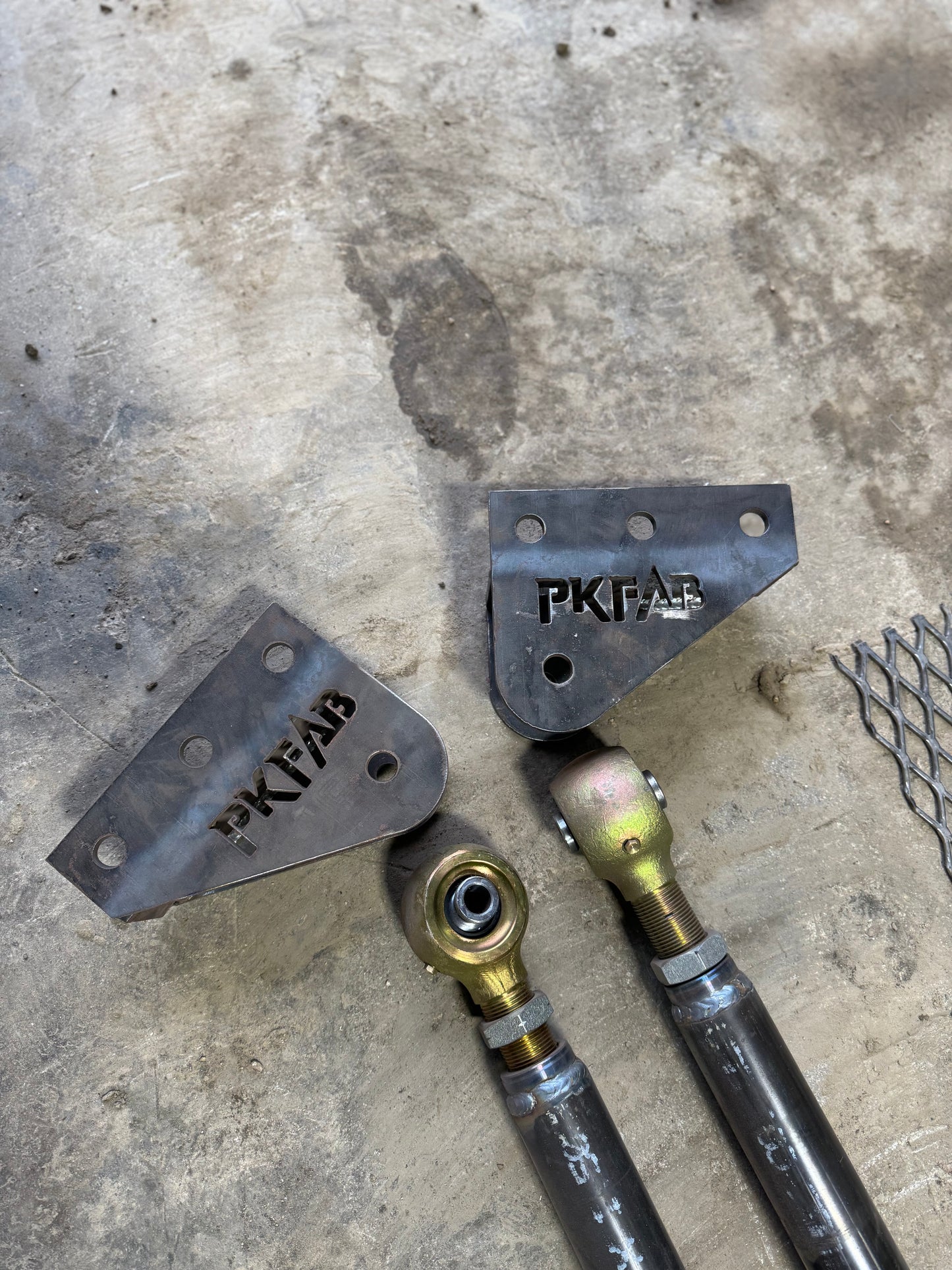 11-25 Ford F250/ F350 Traction Bars