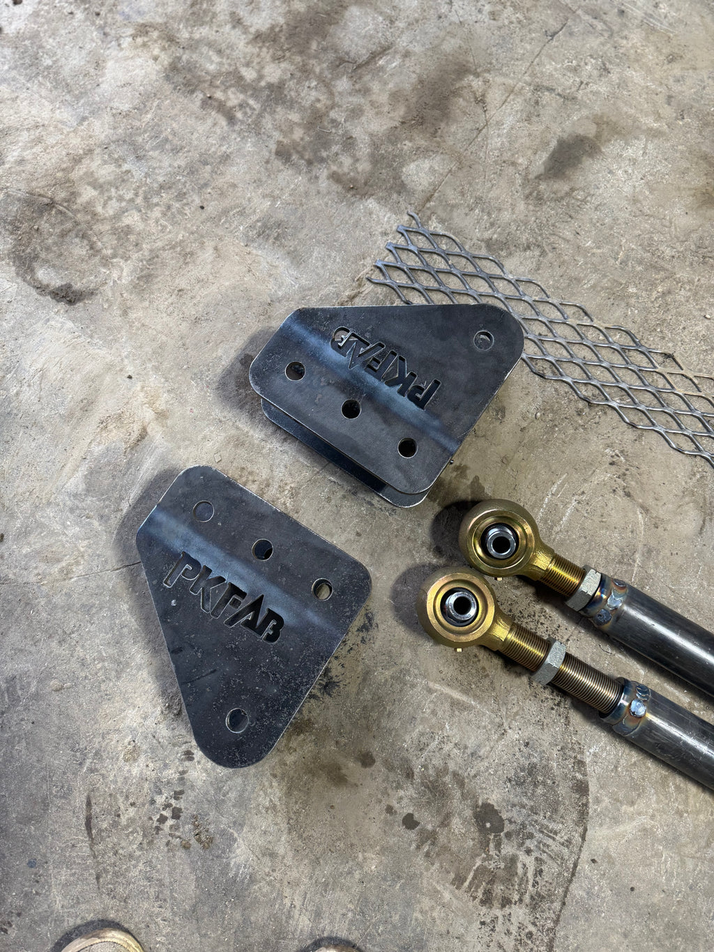 14-25 Ram 2500 Traction Bars