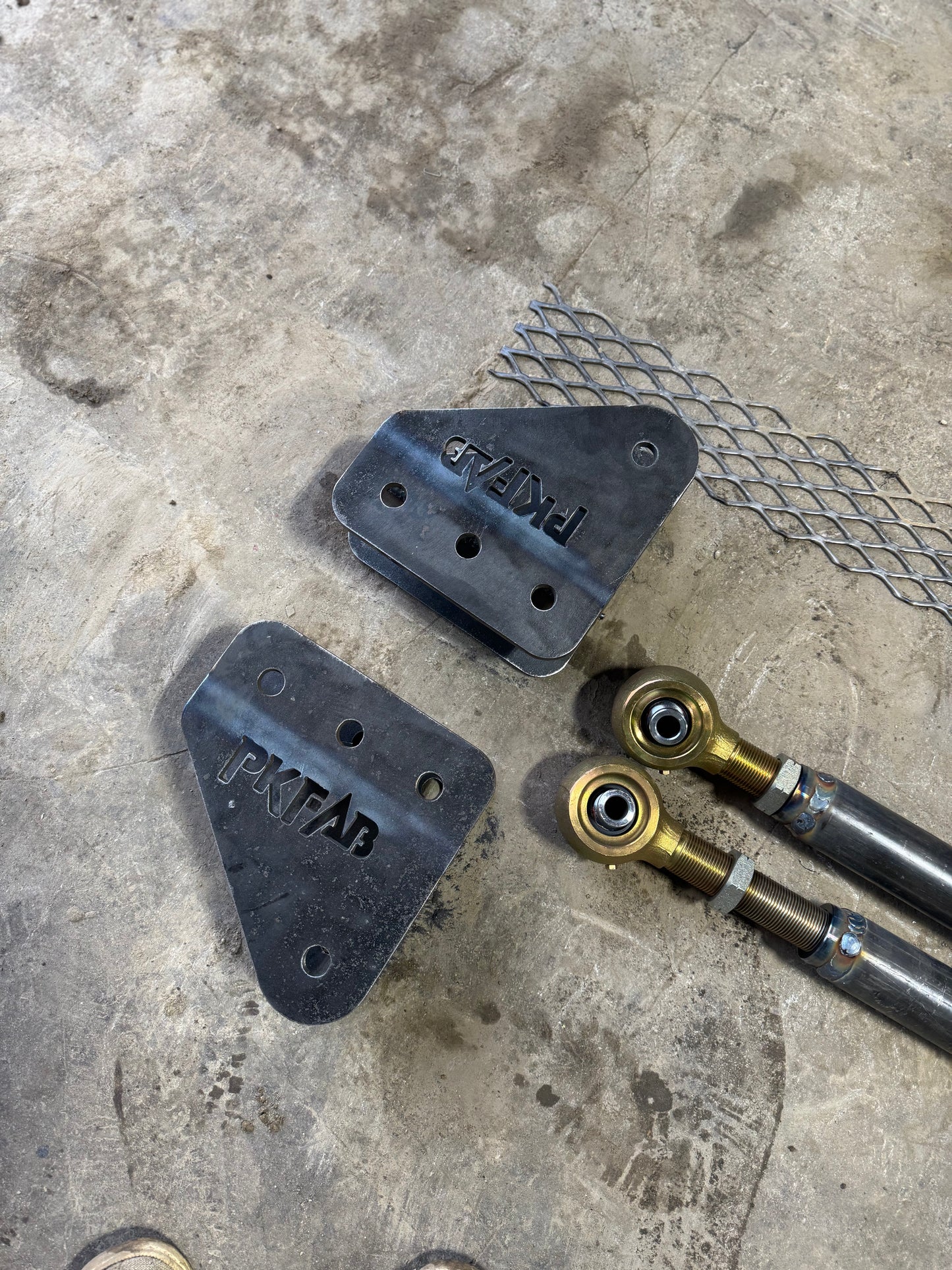 14-25 Ram 2500 Traction Bars