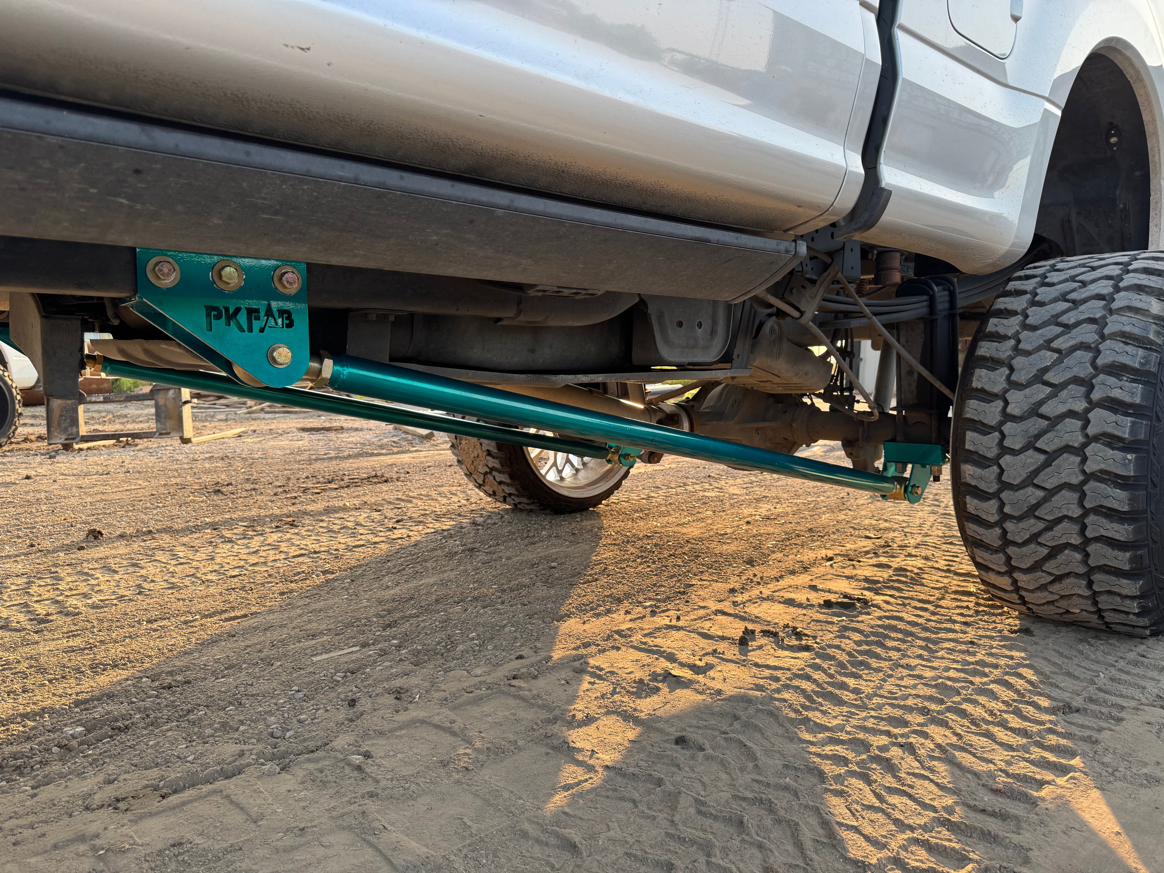 11-25 Ford F250/ F350 Traction Bars
