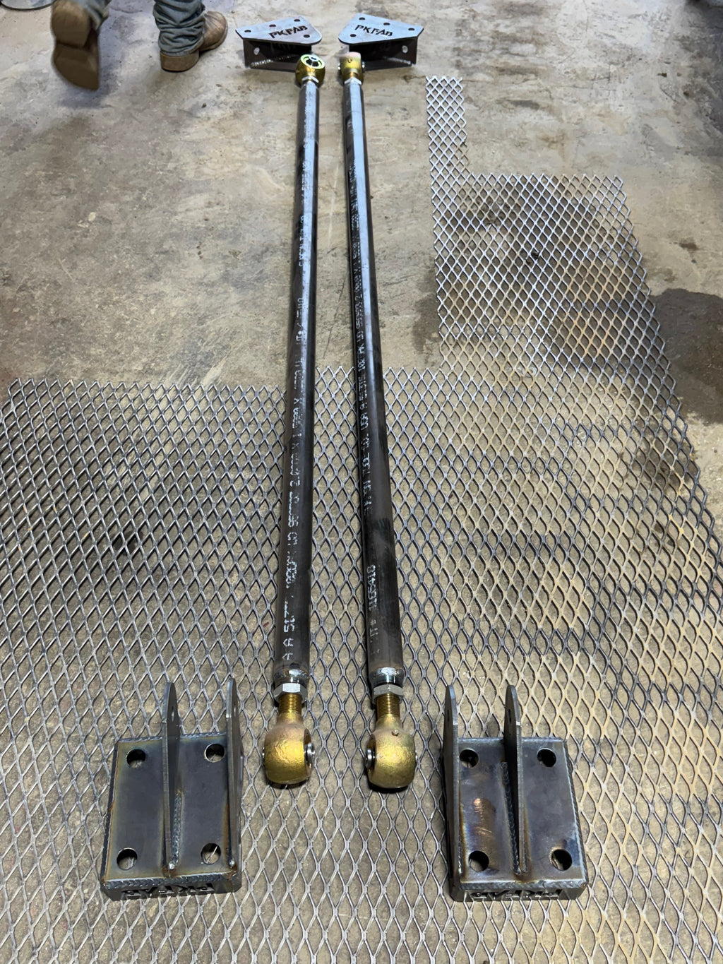 11-25 Ford F250/ F350 Traction Bars