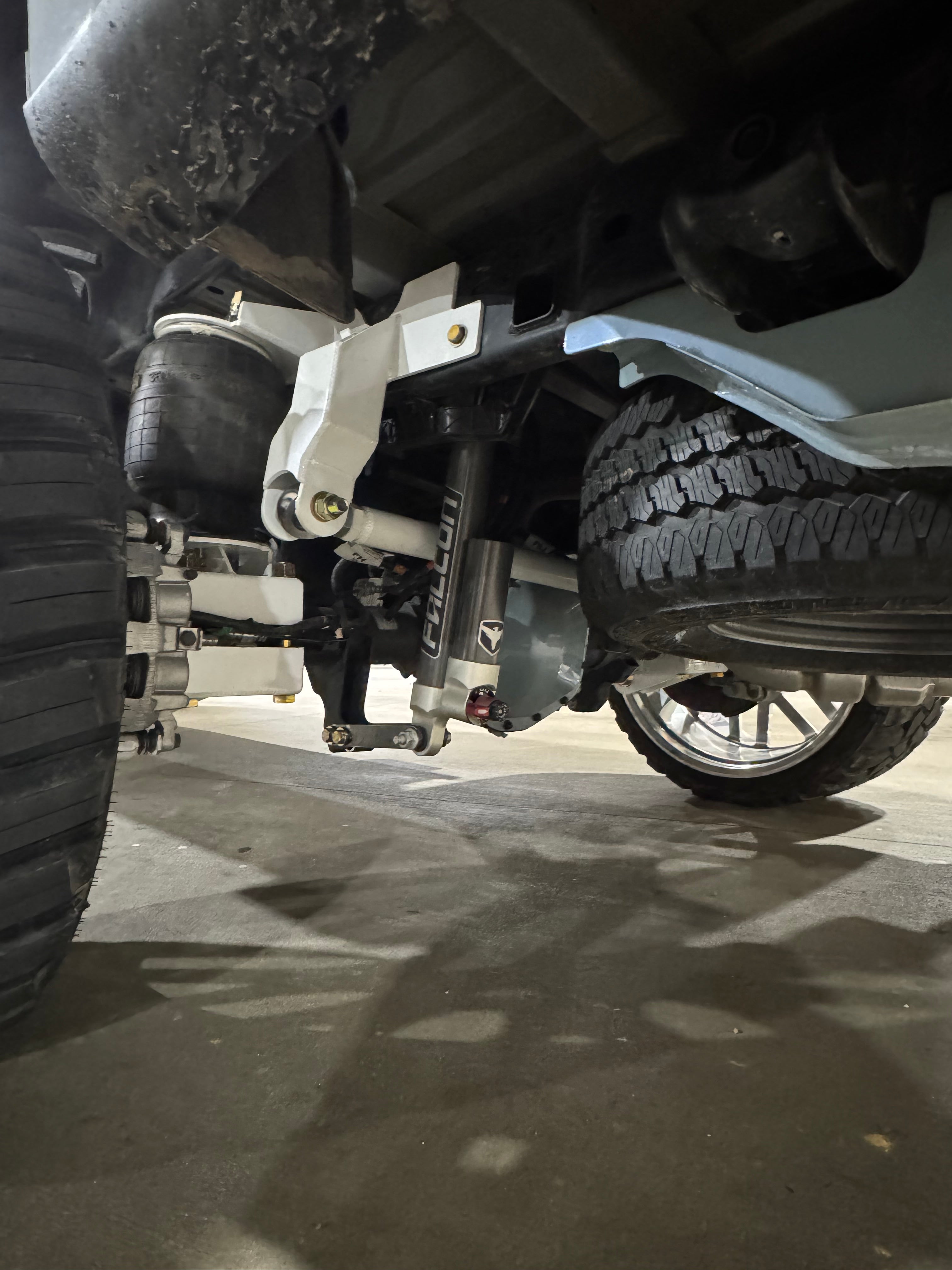 17+ Ford Rear Air Ride Kit