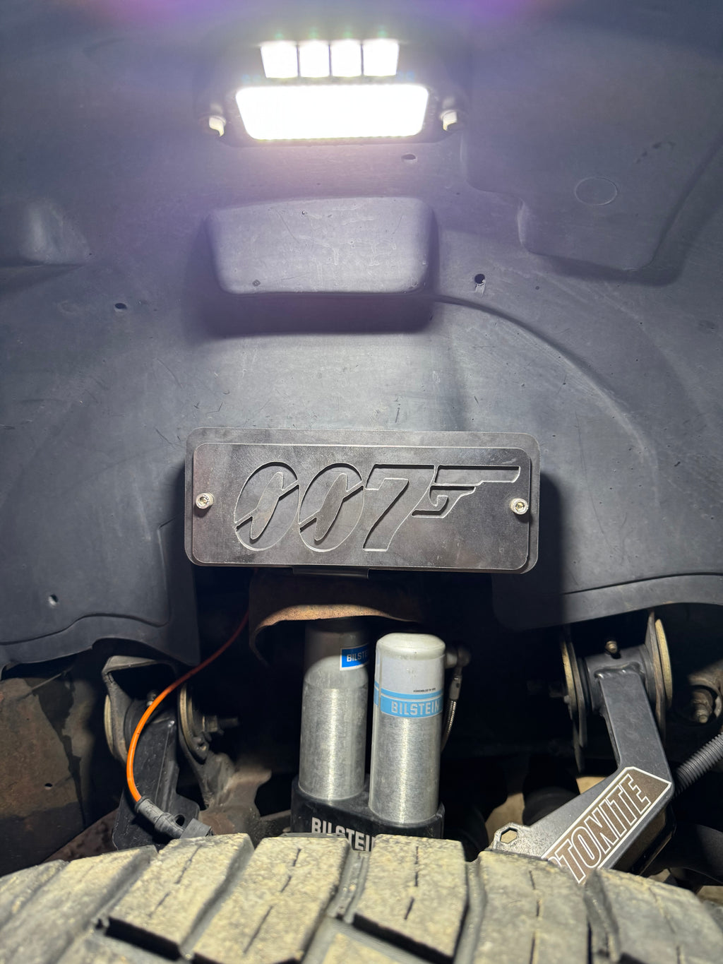 01-10 GM 2500/3500 Shock Overlay