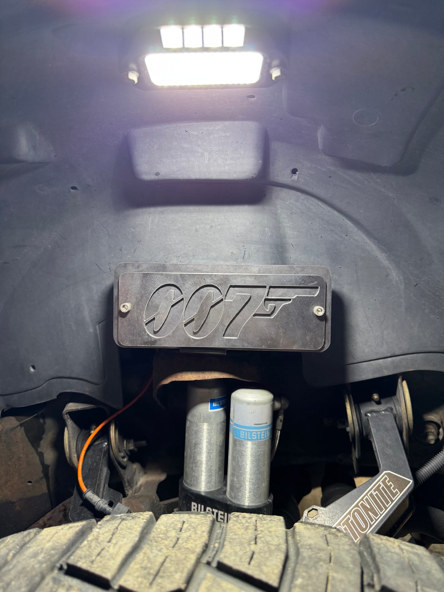 01-10 GM 2500/3500 Shock Overlay