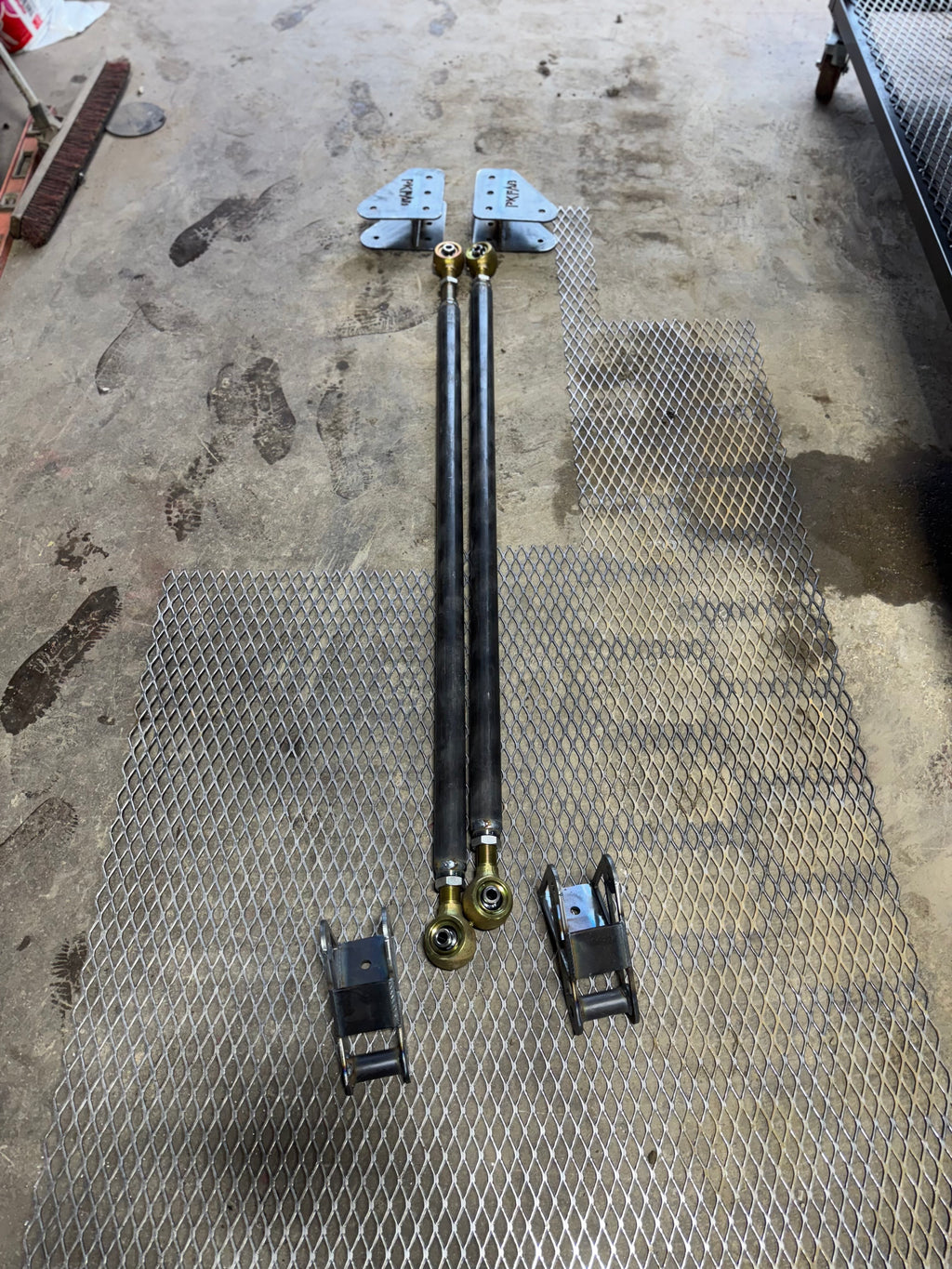 14-25 Ram 2500 Traction Bars